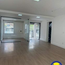 Casa com 280m², 6 garagens, no bairro Centro em Florianópolis