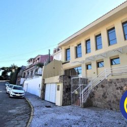 Prédio Comercial com 407m², no bairro Agronômica em Florianópolis