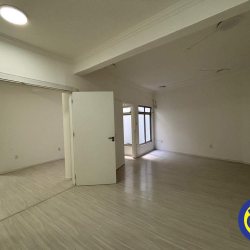 Sala com 75m², 1 garagem, no bairro Centro em Florianópolis