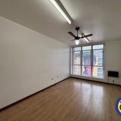 Salas/Conjuntos com 48m², no bairro Centro em Florianópolis