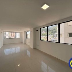 Salas/Conjuntos com 48m², 1 garagem, no bairro Centro em Florianópolis