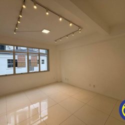 Salas/Conjuntos com 17m², no bairro Centro em Florianópolis