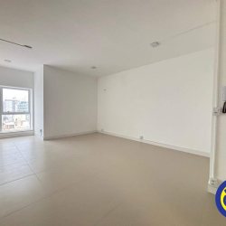 Salas/Conjuntos com 34m², 1 garagem, no bairro Estreito em Florianópolis