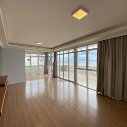 Apartamento com 170m², 2 quartos (sendo 1 suíte), 1 garagem, no bairro Centro em Florianópolis