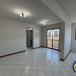 Apartamento com 64m², 2 quartos, 1 suíte, 1 garagem, no bairro Barreiros em São José