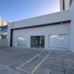 Loja com 250m², 20 garagens, no bairro Centro em Florianópolis