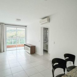 Apartamento com 70m², 2 quartos, 1 suíte, 2 garagens, no bairro Pantanal em Floranópolis