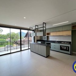 Apartamento com 81m², 2 quartos, 1 garagem, no bairro Lagoa da Conceição em Florianópolis