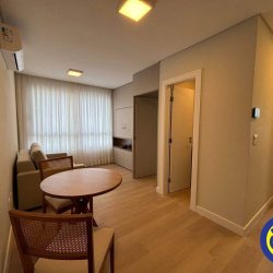 Apartamento com 43m², 1 quarto, 1 suíte, 1 garagem, no bairro Centro em Florianópolis