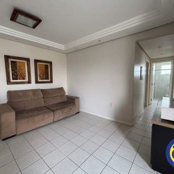 Apartamento com 70m², 3 quartos, 1 suíte, 1 garagem, no bairro Barreiros em São José