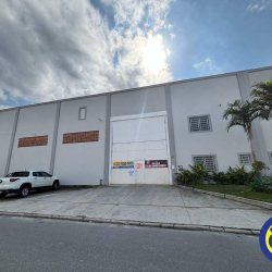 Galpão com 810m², 8 garagens, no bairro Areias em São José