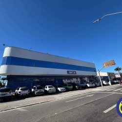 Sala com 732m², 25 garagens, no bairro Centro em Palhoça