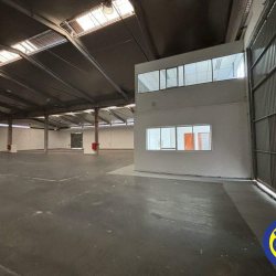 Galpão com 1920m², no bairro Passa Vinte em Palhoça