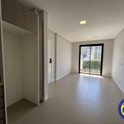 Apartamento com 60m², 2 quartos, 2 suítes, 1 garagem, no bairro Centro em Florianópolis