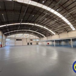 Galpão com 2260m², 15 garagens, no bairro Roçado em São José