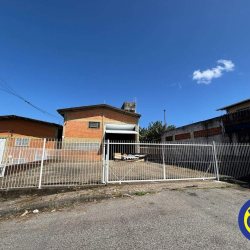 Galpão com 515m², no bairro Serraria em São José