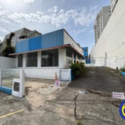 Casa Comercial com 202m², 10 garagens, no bairro Trindade em Florianópolis