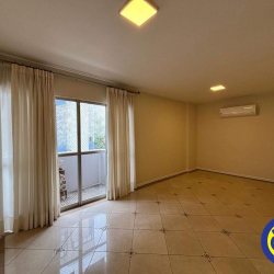 Apartamento com 100m², 3 quartos, 1 suíte, 1 garagem, no bairro Centro em Florianópolis