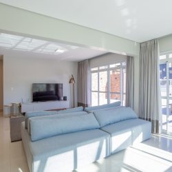 Cobertura com 220m², 3 quartos, 1 suíte, 2 garagens, no bairro Carvoeira em Florianópolis