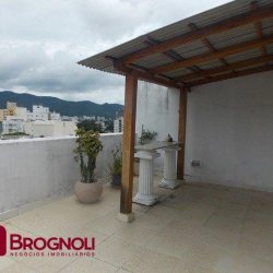 Cobertura com 163m², 3 quartos, 1 suíte, 2 garagens, no bairro Trindade em Florianópolis