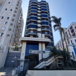 Apartamentos com 69m², 2 quartos, 1 garagem, no bairro Centro em Florianópolis