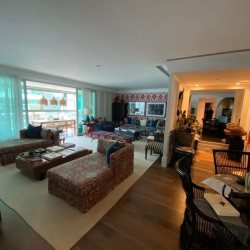 Apartamentos com 305m², 4 quartos (sendo 1 suíte), 4 garagens, no bairro Campeche em Florianópolis