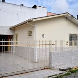 Casa Residencial/Comercial com 121m², 2 garagens, no bairro Campinas em São José
