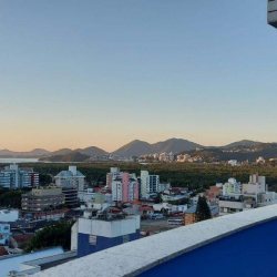 Cobertura com 137m², 2 quartos, 1 suíte, 2 garagens, no bairro Trindade em Florianópolis