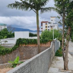 Terrenos Residenciais com 327m², no bairro Coqueiros em Florianópolis