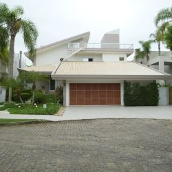 Casa Residencial com 570m², 4 quartos, 4 suítes, 3 garagens, no bairro Jurerê Internacional em Florianópolis