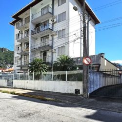 Apartamentos com 40m², 1 quarto, 1 garagem, no bairro Trindade em Florianópolis