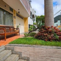 Predio com 420m², 3 garagens, no bairro Trindade em Florianópolis