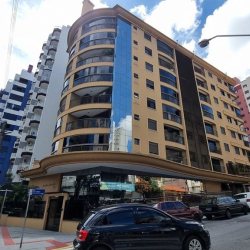 Apartamentos com 62m², 2 quartos, 1 suíte, 1 garagem, no bairro Beiramar em Florianópolis