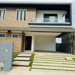 Casa Residencial com 195m², 3 quartos, 3 suítes, 2 garagens, no bairro Rio Tavares em Florianópolis