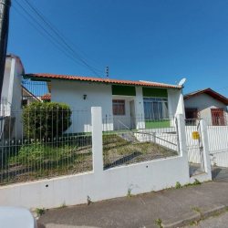 Casa Residencial com 150m², 4 quartos, 1 suíte, 2 garagens, no bairro Capoeiras em Florianópolis
