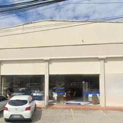 Loja com 1150m², 10 garagens, no bairro Barreiros em São José