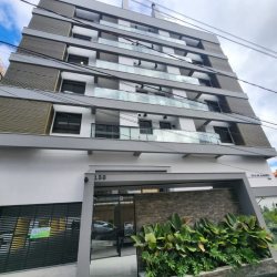 Apartamentos com 31m², 1 quarto, 1 garagem, no bairro Centro em Florianópolis