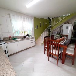 Casa Residencial com 149m², 3 quartos, 2 suítes, 3 garagens, no bairro Ipiranga em São José