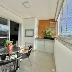 Apartamentos com 93m², 3 quartos, 1 suíte, 1 garagem, no bairro Barreiros em São José