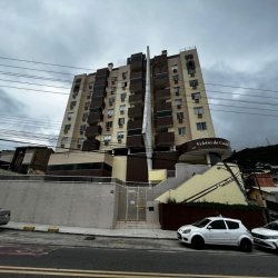 Apartamentos com 77m², 3 quartos (sendo 1 suíte), 1 garagem, no bairro Costeira Do Pirajubaé em Florianópolis