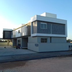 Casa Residencial com 132m², 3 quartos, 1 suíte, 1 garagem, no bairro Campeche em Florianópolis