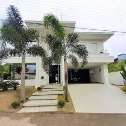 Casa Residencial com 470m², 5 quartos, 5 suítes, 4 garagens, no bairro Campeche em Florianópolis