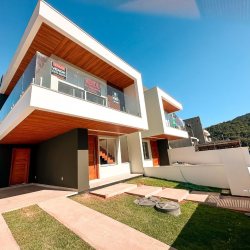 Casa Residencial com 185m², 3 quartos, 3 suítes, 2 garagens, no bairro Rio Tavares em Florianópolis