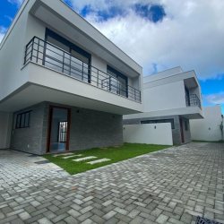 Casa Residencial com 133m², 3 quartos, 1 suíte, 1 garagem, no bairro Campeche em Florianópolis