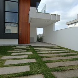 Casa Residencial com 161m², 3 quartos, 3 suítes, 2 garagens, no bairro Campeche em Florianópolis