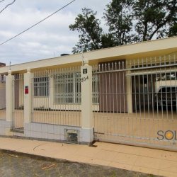 Casa Residencial com 136m², 3 quartos, 1 suíte, 3 garagens, no bairro Trindade em Florianópolis