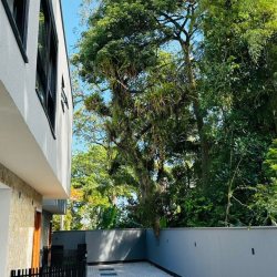 Casa Residencial com 146m², 3 quartos, 3 suítes, 1 garagem, no bairro Campeche em Florianópolis