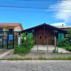 Casa Residencial com 203m², 2 quartos, 1 garagem, no bairro Campeche em Florianópolis