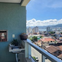Apartamentos com 87m², 3 quartos, 1 suíte, 2 garagens, no bairro Estreito em Florianópolis