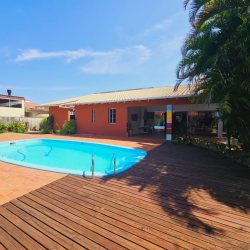 Casa Residencial com 247m², 4 quartos, 2 suítes, 2 garagens, no bairro Parque São Jorge em Florianópolis